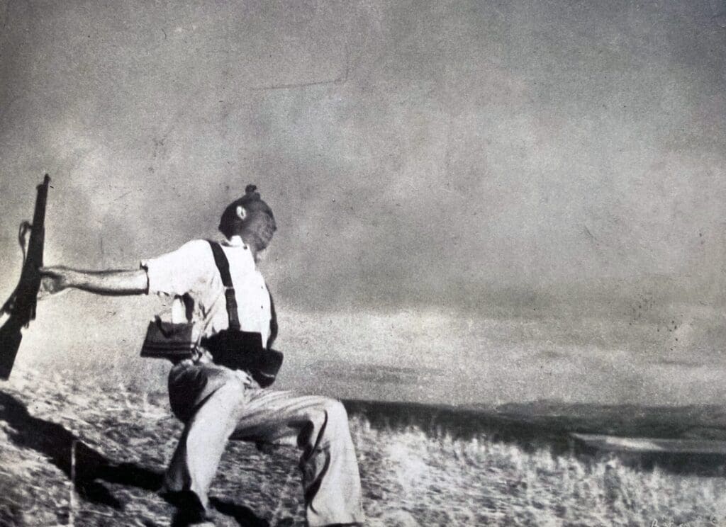 The-falling-soldier by Robert Capa